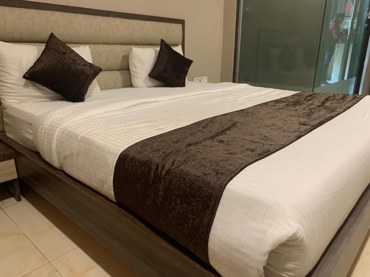 Hotel Merakee - Near Dahisar Mira Road Mumbai Zewnętrze zdjęcie