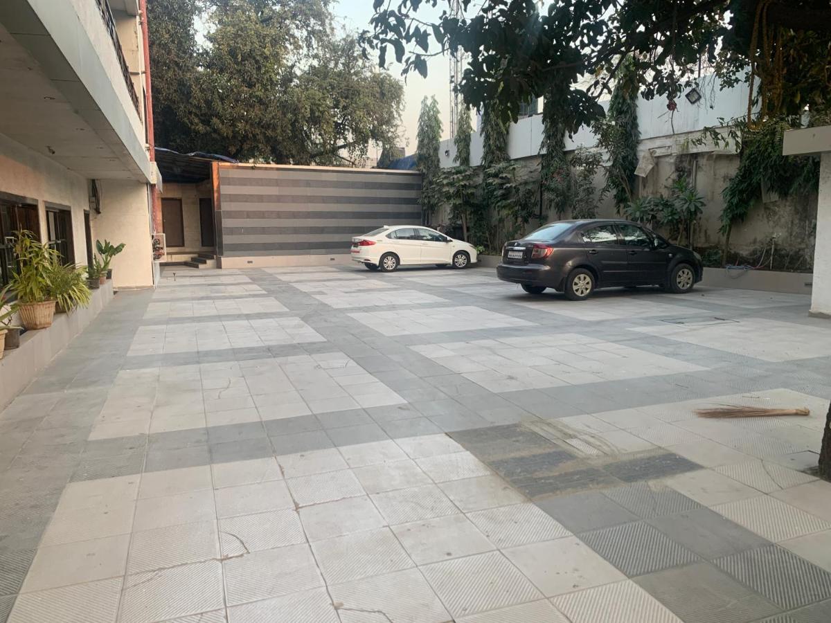 Hotel Merakee - Near Dahisar Mira Road Mumbai Zewnętrze zdjęcie