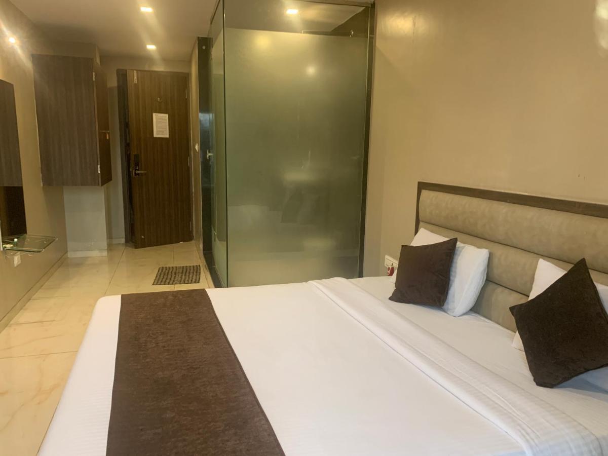Hotel Merakee - Near Dahisar Mira Road Mumbai Zewnętrze zdjęcie