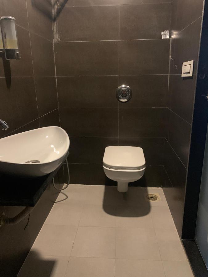 Hotel Merakee - Near Dahisar Mira Road Mumbai Zewnętrze zdjęcie