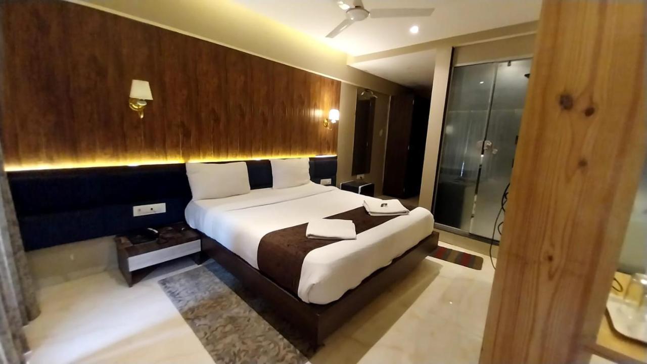 Hotel Merakee - Near Dahisar Mira Road Mumbai Zewnętrze zdjęcie