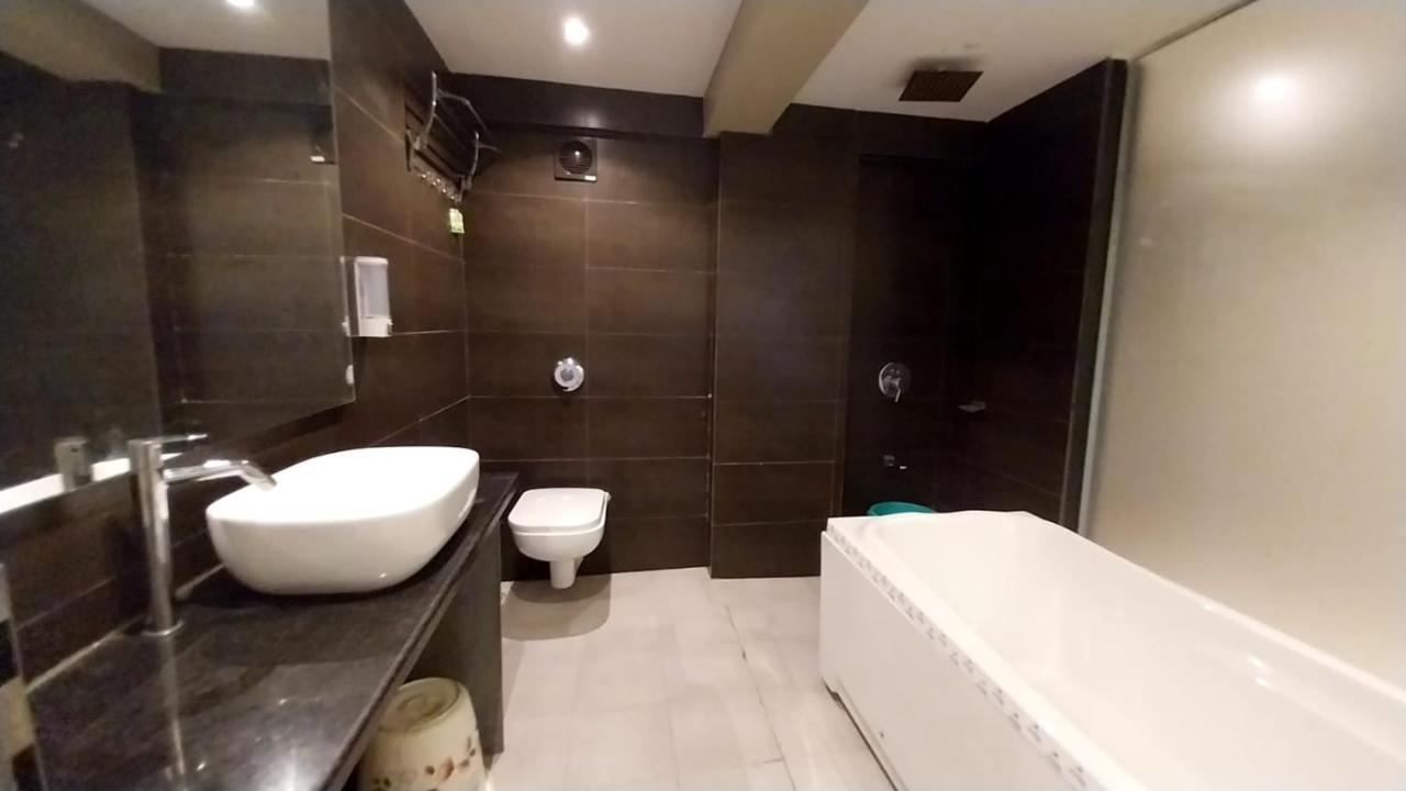 Hotel Merakee - Near Dahisar Mira Road Mumbai Zewnętrze zdjęcie