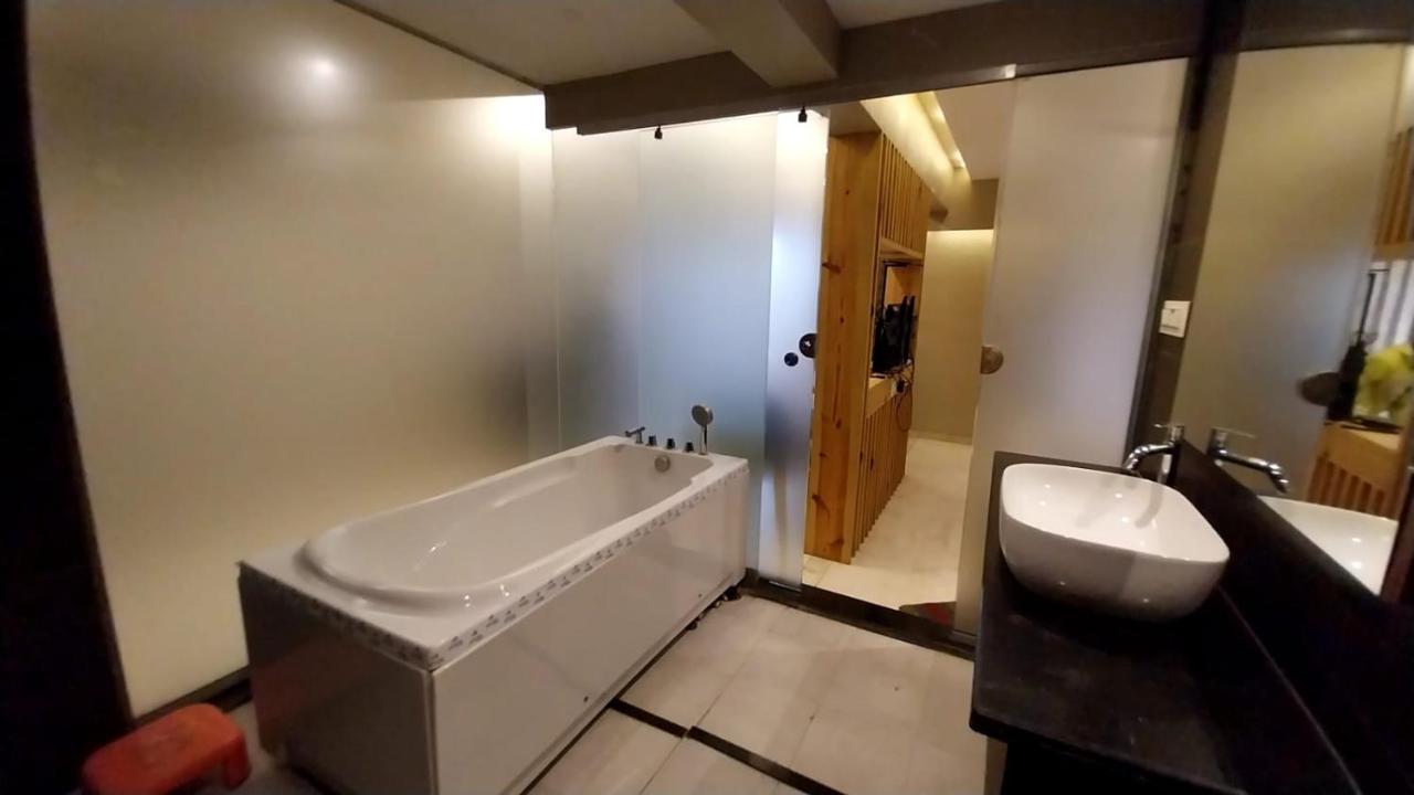 Hotel Merakee - Near Dahisar Mira Road Mumbai Zewnętrze zdjęcie
